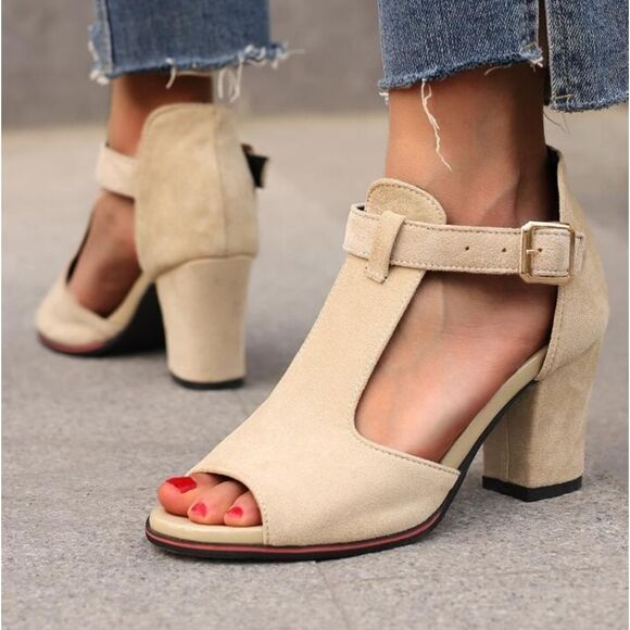 BRAND NEW JELLYPOP CUT-OUT DESIGN BLOCK HEEL BOOTIE - Picture 1 of 15